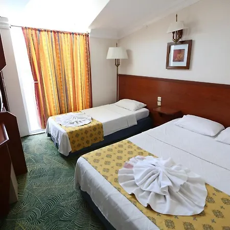 Hotell Paradise 3*