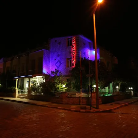 Paradise Hotell