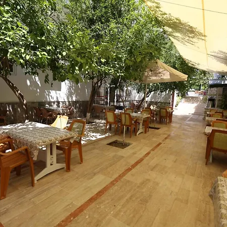 Paradise Hotell 3*